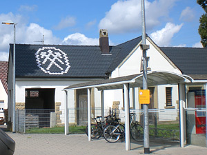 bahnhofnebengebaeude Bahnhofnebengebäude in Schemmerberg
